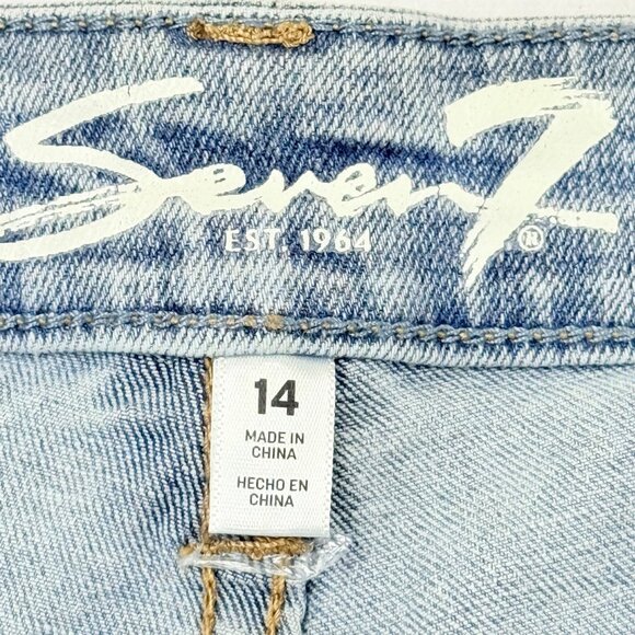 Seven7 Women's Distressed Fray Hem Stretch Weekend Blue Denim Shorts Size 14 NWT - Picture 6 of 11